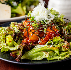 海鮮ユッケサラダ