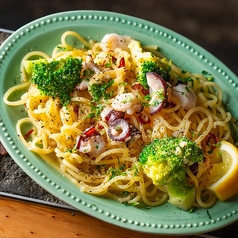 レモン香る 北海道水たことブロッコリーのペペロンチーノ