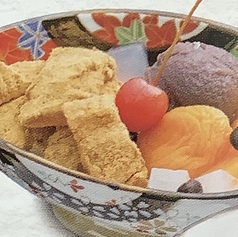 わらびもちあんみつ