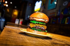 アボカド エッグ チーズ バーガー