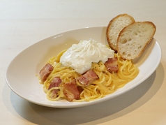 泡チーズのスパゲッティ カルボナーラ