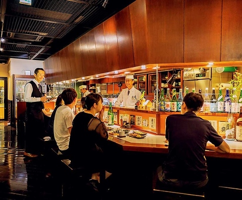 錦町の隠れ家居酒屋。備長炭で焼く焼き鳥と日本酒の品揃えが自慢