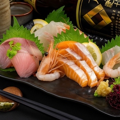 《お造り》盛り合わせ(5種、4種、3種)