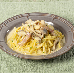 茸とベーコンの クリームパスタ