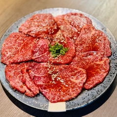 職人の目利きが光る厳選肉と素材を活かす極上カット