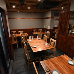 炭火とお肉 うしわか 天満本店の雰囲気1