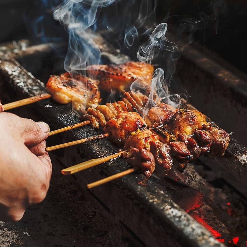旨みがたっぷり詰まった銘柄鶏を使用して炭でじっくりと焼き上げた焼鳥を豊富にご用意しております♪
