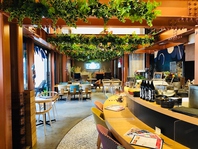 テラスも備えたアミューズメント空間