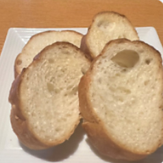 残ったソースをつけたいパン/スライスバケット