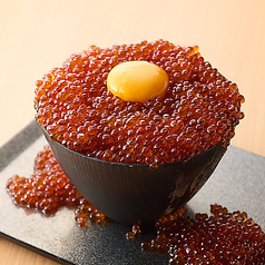 【名物】こぼれいくら丼