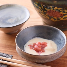 くみ上げ湯葉とカツオの酒盗