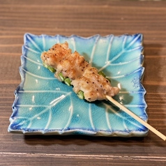 〈串焼き〉ニンニクの芽手羽巻き