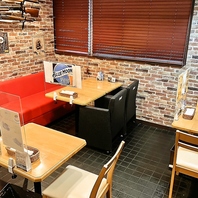 ダイナーで楽しめるのは、もちろんグルメバーガー！