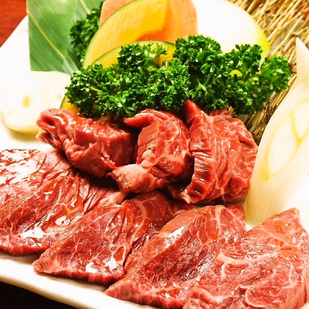 まずは料理をご紹介！イチオシはやっぱり、数量限定の「上ハラミ」！肉質には、自信があります。