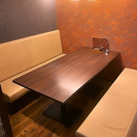 4名様でご利用できる個室席でゆったりお過ごしください