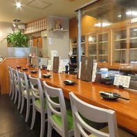 目の前で焼き上げるライブ感!カウンターで至福のひと時!