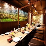 最大130名様迄の宴会が可能と なっており、人数に合わせた個室も多数ご用意しております。