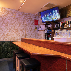 当店ではカウンター席を4席ご用意しております。お1人様でのご利用も可能となっております！