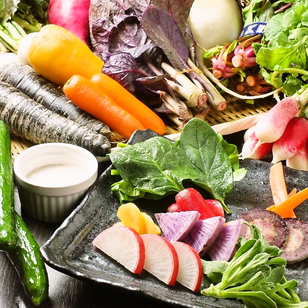ご好評いただいております毎日仕入れる新鮮野菜も当店の自慢です。たっぷりのお野菜はいかがですか。