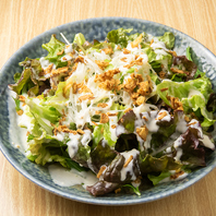 名物料理の他にも、一品からおつまみまで！