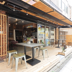 テラス席のご用意ございます。ワンちゃんともご一緒にお過ごしいただけます。