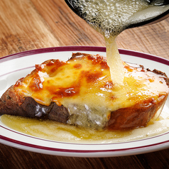 名物モッツァレラチーズの「沼るパン」