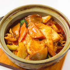 五目入り揚げ豆腐ピリ辛煮込み