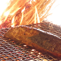 藁焼きならではの深い味わい！