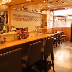 カウンター席ございます。