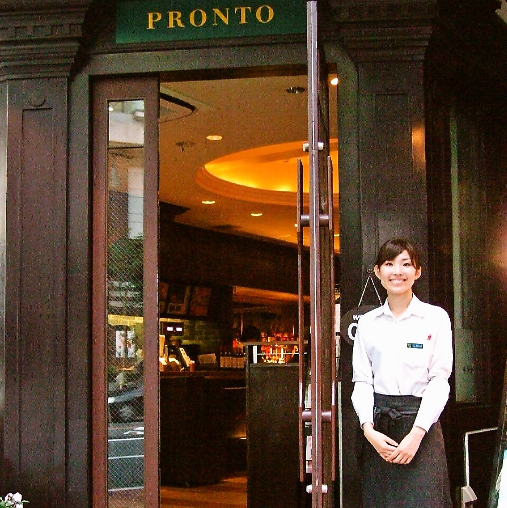 市ヶ谷駅から徒歩1分！店員さんが笑顔でお出迎え♪