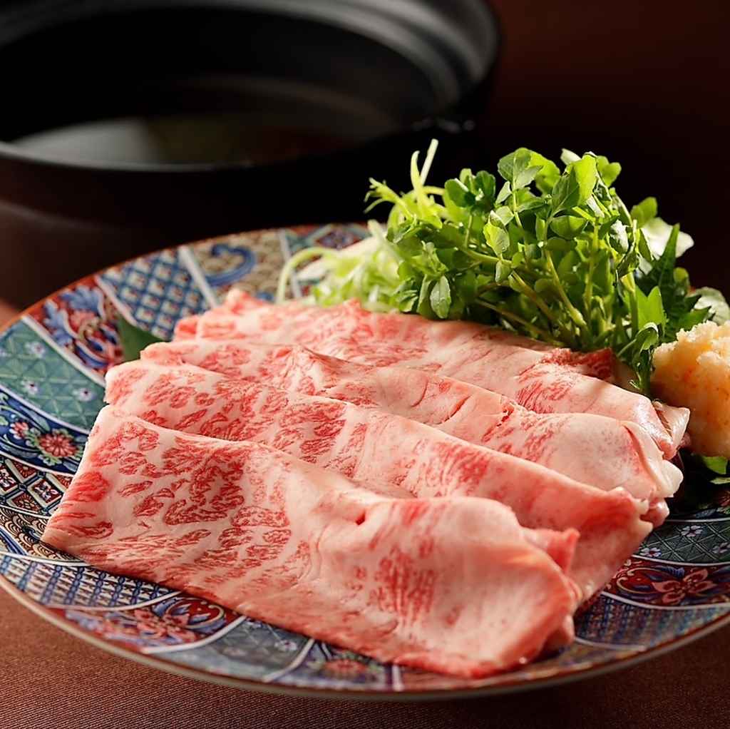 飛騨牛をはじめ特撰ロースを格安で。お一人様1990円からどうぞ！！鰹出汁の黄金つゆで