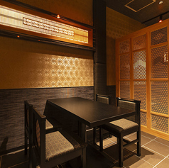 組子を配置し、和の趣向を凝らした寛ぎ空間