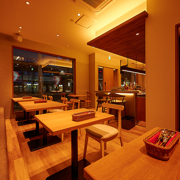 CRAFT BEER&WINE 845 ハシゴ 郡山駅前店の雰囲気1