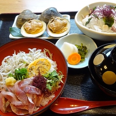 あじ・しらす丼定食（湘南しらすと新鮮なあじで一番人気の定食）