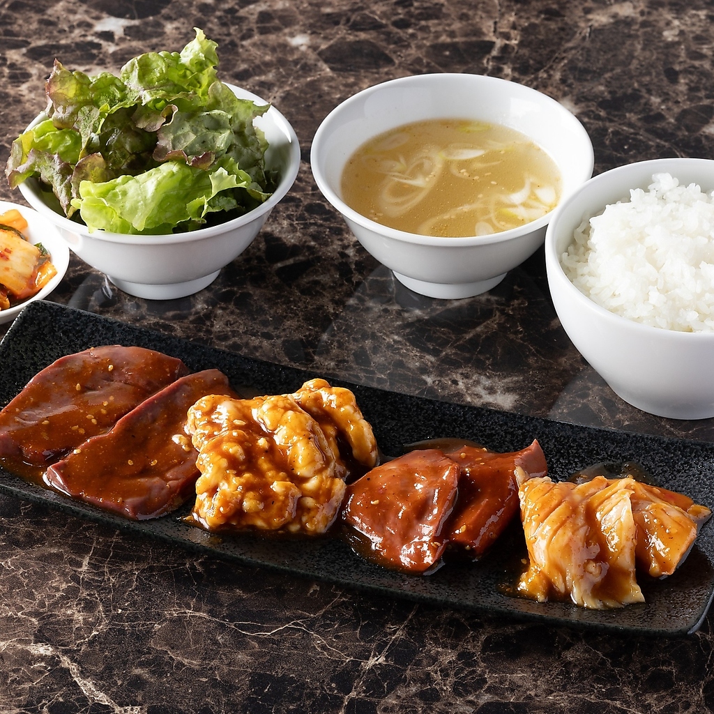 ランチセットはなんと1,000円からご用意！普段使いにも最適。