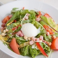 料理メニュー写真&nbsp;温玉シーザーサラダ　【3～4人前】