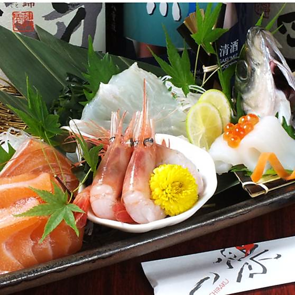 旬魚の刺身盛りは大人気！日本酒にも合う