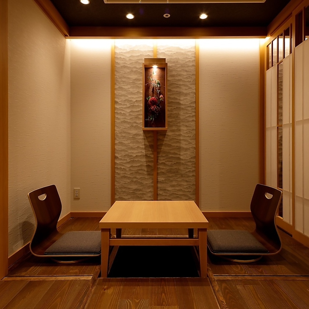 個室完備。御接待や御商談、顔合わせなどプライベートシーン等、凡ゆる場面でお使い下さい