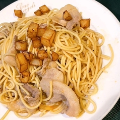 豚バラ肉とジャガイモのペペロンチーノ