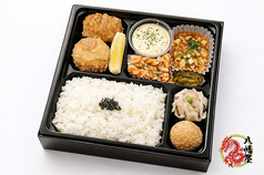 たっぷりタルタルの熟成チキン南蛮弁当　※ご注文期限３営業日前の18時まで　※最低注文料金　15,000円