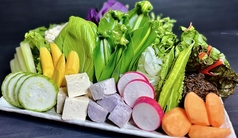 沖縄県産の野菜盛り