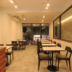 【テーブル席：4名×5卓】