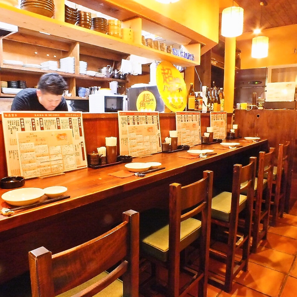 お一人様からカップル様でも使いやすいカウンター席をご用意！人気の為、ご予約はお早めに。