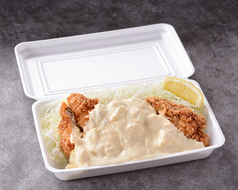 タルタルソースのチキンかつ定食