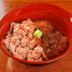 かに丼やいくら丼も！海鮮を使った丼物充実♪