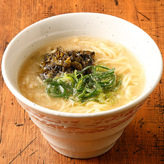 背油たっぷり豚骨らぁめん