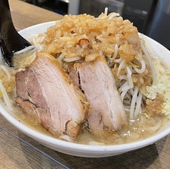 【自家製豚骨醤油ラーメンを堪能】新メニューで二郎系ラーメンが登場☆自分だけの特別な一杯をお試しあれ◎の写真
