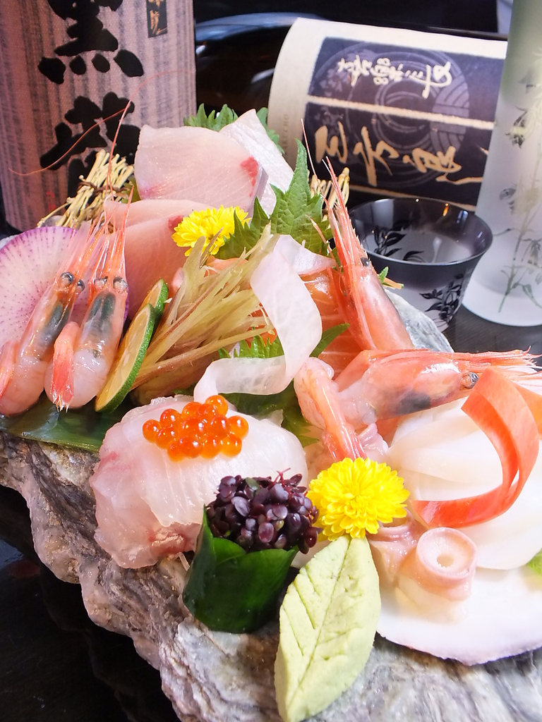 全国と瀬戸の新鮮刺身盛りは必ずご堪能下さい