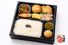 炭火焼つくねと熟成唐揚げの鶏づくし御膳※ご注文期限３営業日前の18時まで　※最低注文料金　15,000円
