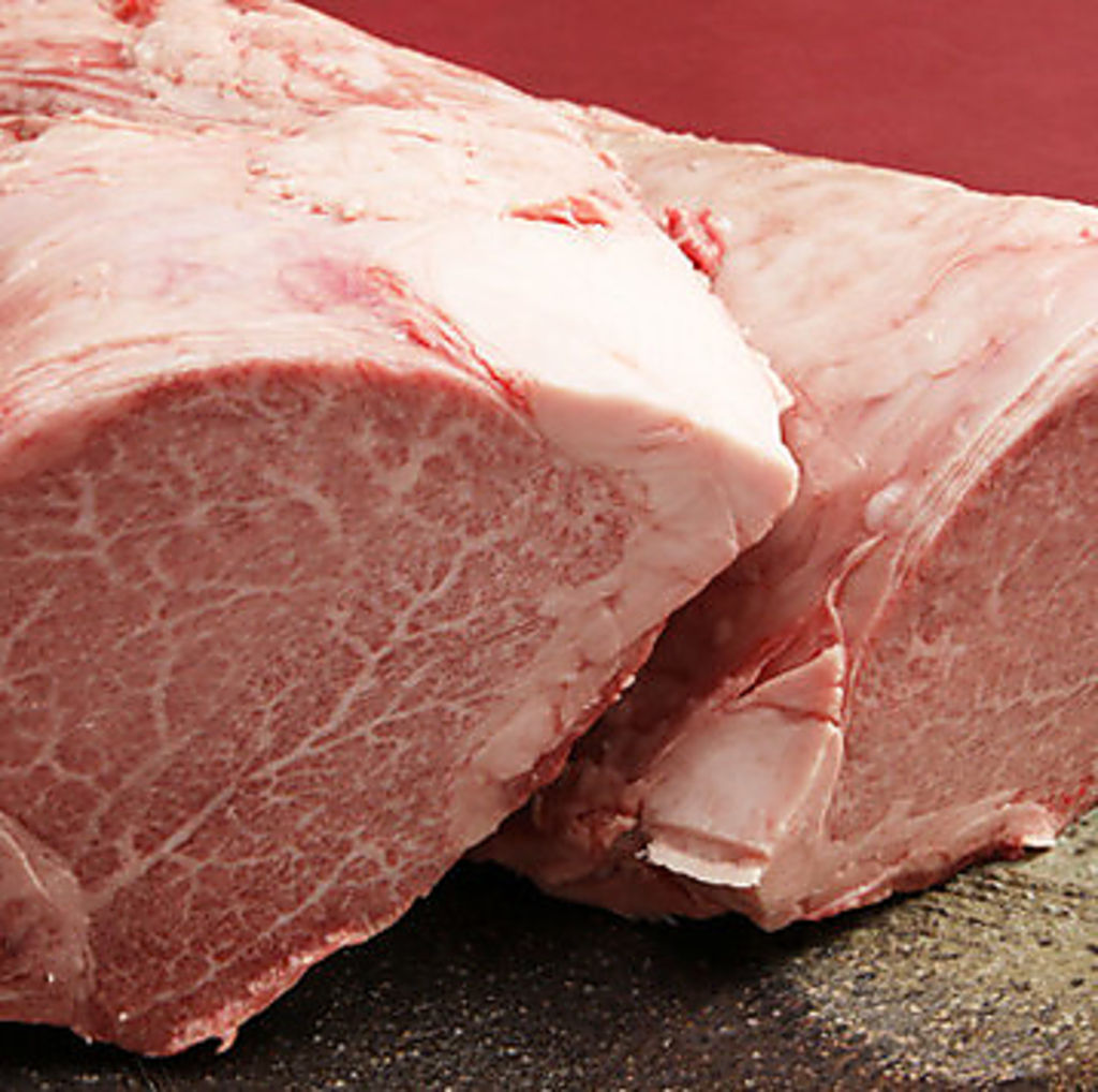 【こだわりのステーキ】ご希望に合わせてカットし焼き上げる人気メニュー。和牛・国産牛の旨味に舌鼓